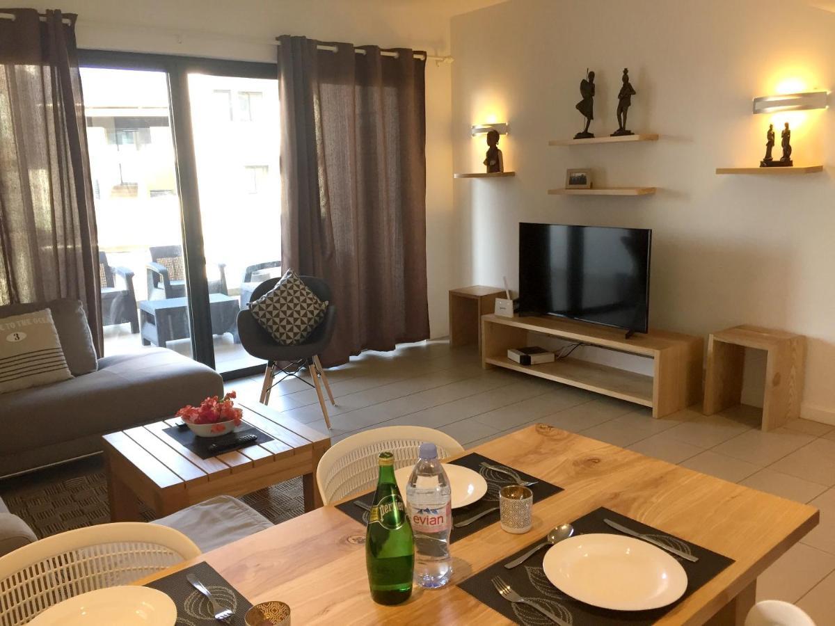 Apartment With 3 Bedrooms In Roches Noires, With Wonderful Sea View, Shared Pool, Terrace Rivière du Rempart Екстериор снимка