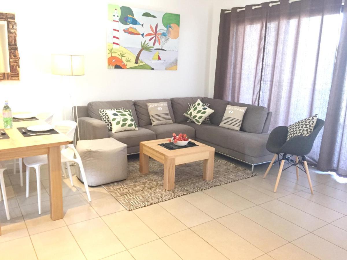 Apartment With 3 Bedrooms In Roches Noires, With Wonderful Sea View, Shared Pool, Terrace Rivière du Rempart Екстериор снимка